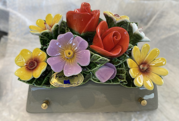 Céramique Jaune, violet et rouge