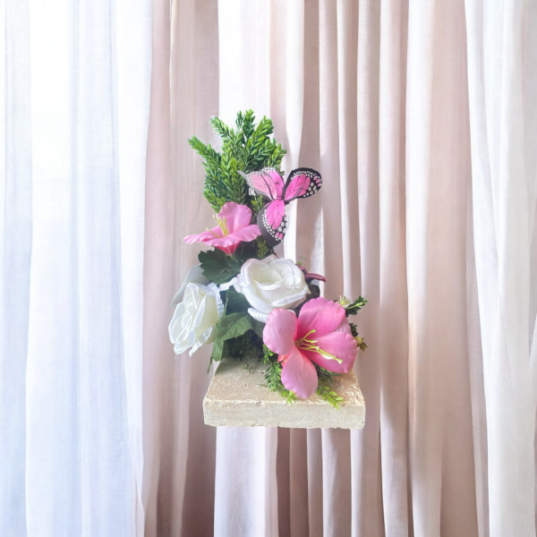 Fleur Pierre naturelle papillon rose