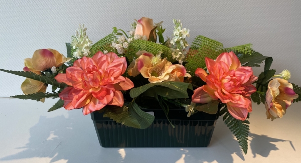 Jardinière dahlia hellebore rose saumon